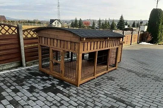 Kojec dla psa z budą, Małopolskie, Jordanów