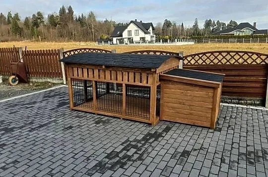 Kojec dla psa z budą, Małopolskie, Jordanów