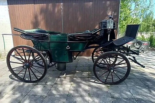Powóz Lando zielone Bryczka Landauer, Łódzkie, Dobroń