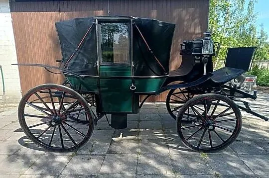 Powóz Lando zielone Bryczka Landauer, Łódzkie, Dobroń