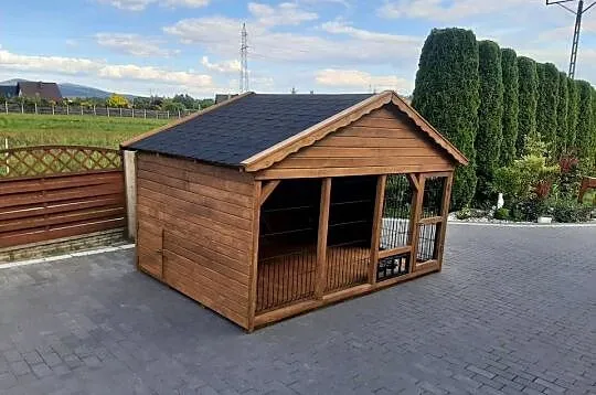 Kojec dla psa z budą, Małopolskie, Jordanów