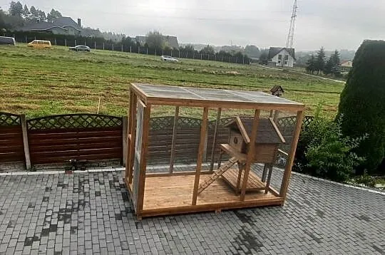 Buda dla kota z wolierą., Małopolskie, Jordanów