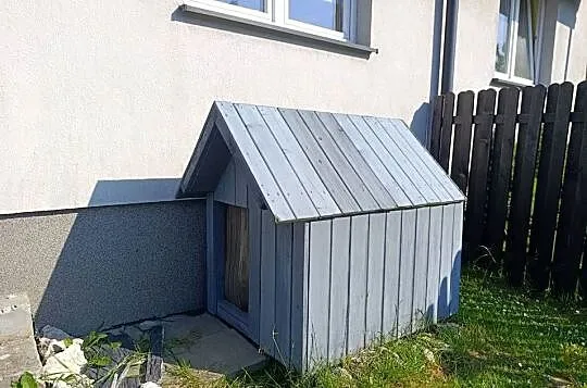 Ocieplana buda dla dużego psa (np. owczarka niemieckiego), Małopolskie, Bębło