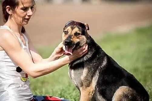 SARA - kochająca ludzi, szczęście w Tobie obudzi!,
