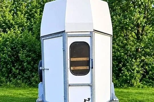 Wypożyczę wynajmę przyczepę do przewozu koni owiec DMC 1300 kg kateg. B, Małopolskie, Łętowe