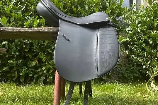 Szwajcarskie siodło ujeżdżeniowe Lemetex Futura XL 16”, Lubuskie, Zielona Góra