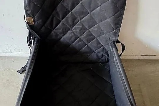Fotelik samochodowy dla psa/zwierząt do 12 kg wodoodporny, Mazowieckie, Marki