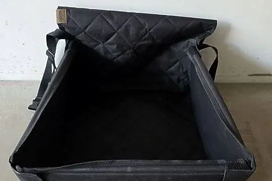 Fotelik samochodowy dla psa/zwierząt do 12 kg wodoodporny, Mazowieckie, Marki