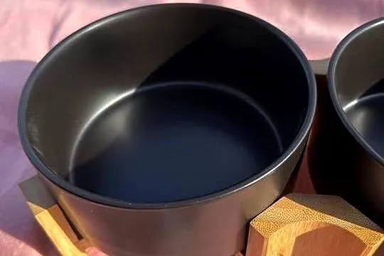Podwójne ceramiczne miski 850ml stojak bambusowy, Kujawsko-pomorskie, Osięciny