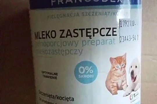 Preperat mlekozastępczy dla kociąt i  szczeniąt.