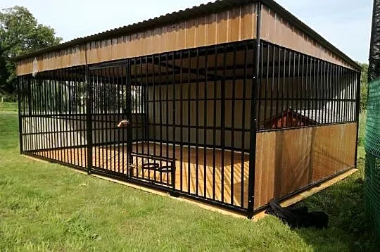 Zabudowany Kojec dla Psa - Różne Kojce dla Psów – Maj-Blach, Wielkopolskie, Grodzisk Wielkopolski