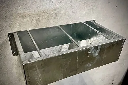 Żłób dla koni bydla Metalowy ocynkowany ogniowo, Wielkopolskie, Gostyń