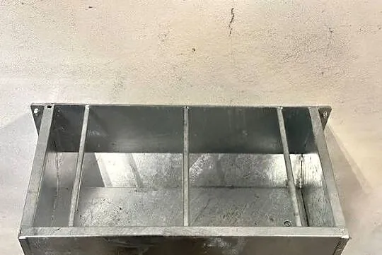 Żłób dla koni bydla Metalowy ocynkowany ogniowo, Wielkopolskie, Gostyń