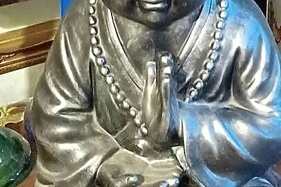 MNICH BUDDA DZIECKO Z ZYWICY 44 WYSOKA Z NIEMIEC LEKKO CIEZKA