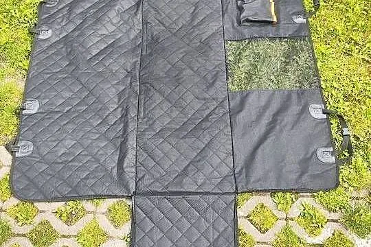 Mata samochodowa dla psa