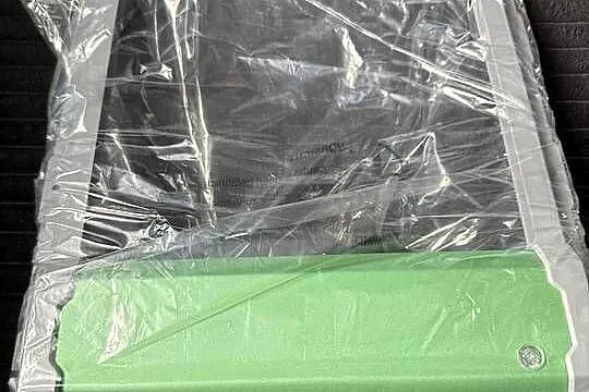 Automatyczne drzwi do kurnika z panelem solarnym – stan bardzo dobry, Podkarpackie, Ubieszyn