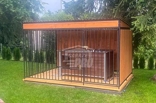 Kojec dla psów 4x2m furtka ściany zabudowane drewniana podłoga GP634, Małopolskie, Nowy Sącz