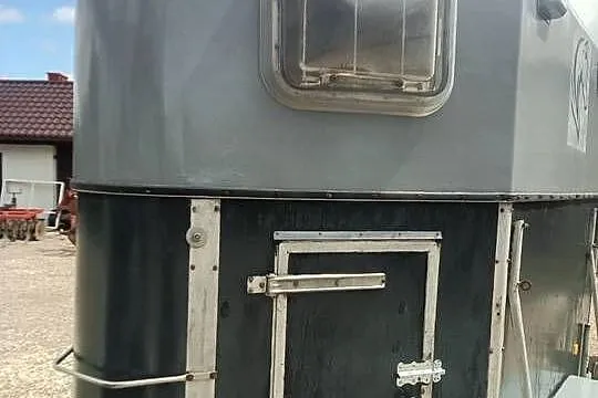 Sprzedam przyczepe do przewozu koni