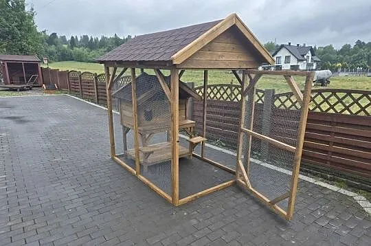 Buda dla kota z wolierą, Małopolskie, Jordanów