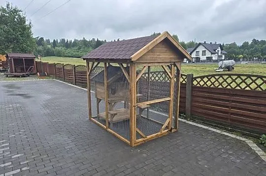 Buda dla kota z wolierą, Małopolskie, Jordanów