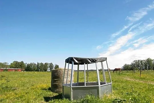 Paśnik dla bydła, sześciokątny z zadaszeniem, 12 stanowisk., Warmińsko-mazurskie, Olsztyn