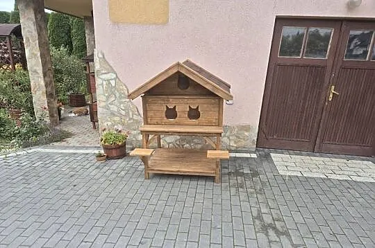 Buda dla kotów, Małopolskie, Jordanów