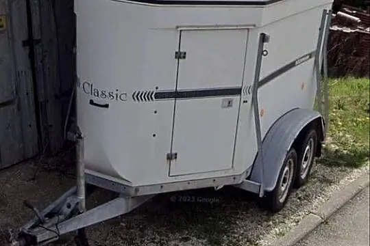 Przyczepa dla koni,siodlarnia;1300 kg ładowność, Mazowieckie, Piaseczno