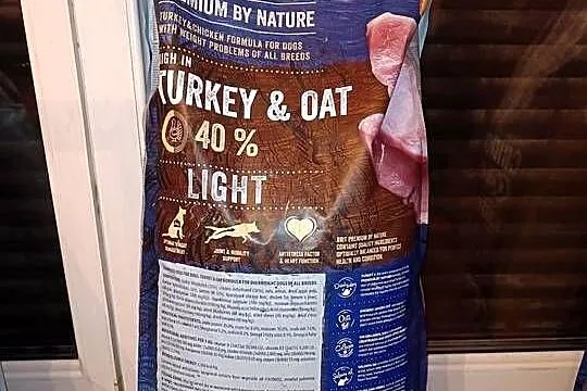 15kg karma sucha BRIT Light z indykiem. Zabawka GRATIS!