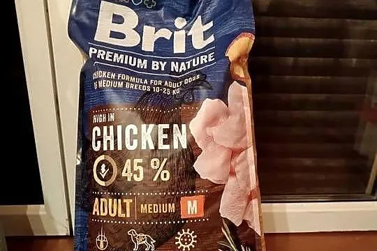 15kg karma sucha BRIT z kurczakiem Medium. Zabawka GRATIS!