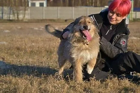 Milutki Emil kocha ludzi bardzo mocno... Czy ktoś 