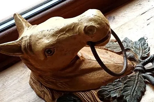 Żeliwne głowy konia, Zachodniopomorskie, Prusim