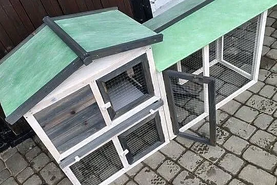 Nowa klatka z wybiegiem dla królika, Małopolskie, Brzezna