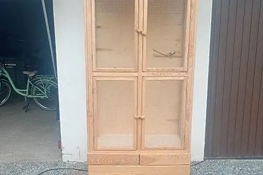 Klatki dla papug droższe i tańsze