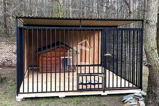 Kojec dla Psów 3x3m - drewniana podłoga ściany uchwyt na miski ID586, Wielkopolskie, Wągrowiec