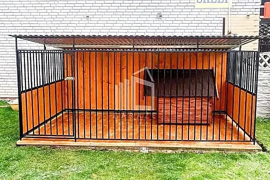 Kojec dla Psów 4x2m - drewniana podłoga - Ściany zabudowana drewnem ID602, Wielkopolskie, Nowy Tomyśl