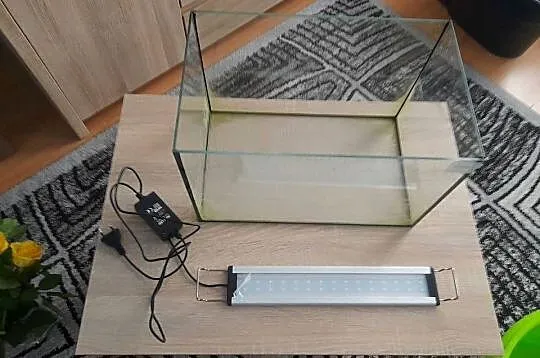 Sprzedam mało używane akwarium 25L 25x25x40 z oświetleniem, Dolnośląskie, Ziębice