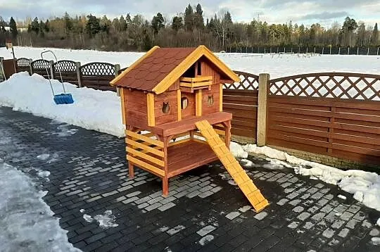 Buda dla kota z balkonem ., Małopolskie, Jordanów