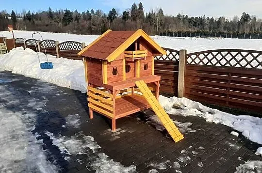Buda dla kota z balkonem ., Małopolskie, Jordanów