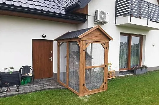 Buda dla kota z wolierą, Małopolskie, Jordanów