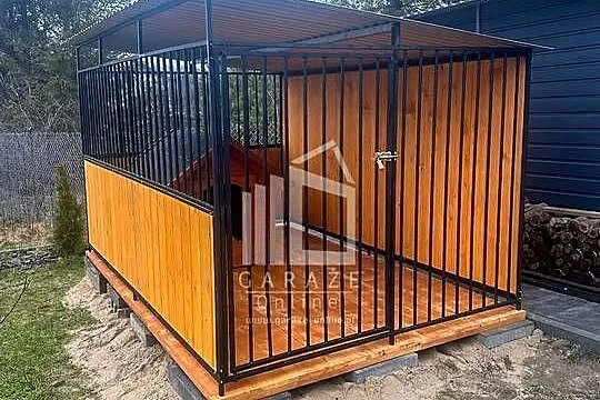 Kojec dla psów 2x3m - Drewniana podłoga - ściana zabudowana drewnem ID597, Wielkopolskie, Września