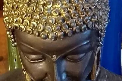 BUDDA CZARNO ZLOTA Z ZYWICY 45 WYSOKA LEKKO CIEZKA MA MIEJSCE NA SWIECZKE, Wielkopolskie, Poznań