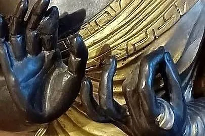 BUDDA CZARNO ZLOTA Z ZYWICY 45 WYSOKA LEKKO CIEZKA MA MIEJSCE NA SWIECZKE, Wielkopolskie, Poznań