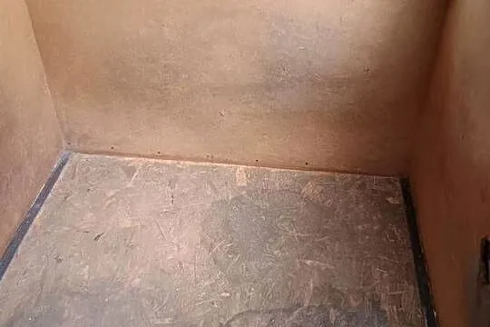 Buda dla dużego psa z przedsionkiem, Świętokrzyskie, Wola Kopcowa