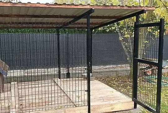 Duży kojec dla psa z buda, Lubelskie, Łuków