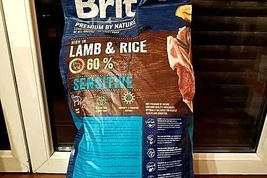 15kg karma sucha BRIT Sensitive z jagnięciną i ryżem. Zabawka GRATIS!