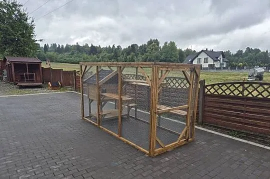 Buda dla kota z wolierą, Małopolskie, Jordanów