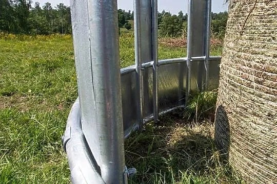 Paśnik dla koni z przykrytymi podporami łukowymi, 12 stanowisk, Lubuskie, Żary