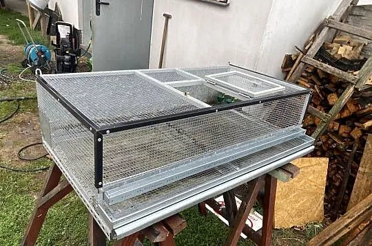 Box / klatka hodowlany dla przepiórek niosek