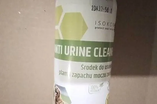Neutralizator zapachu moczu dla psów i kotów.