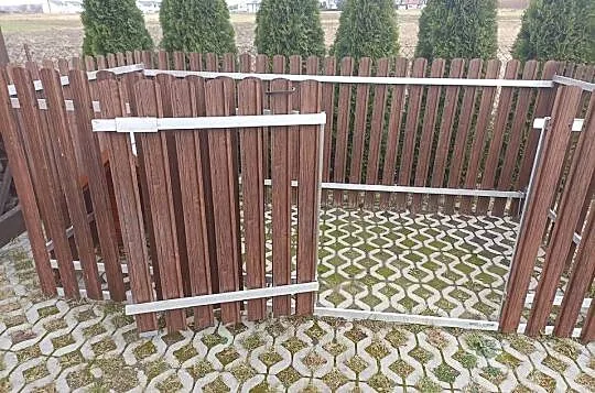 Kojec dla psa z budą, Podkarpackie, Rzeszów